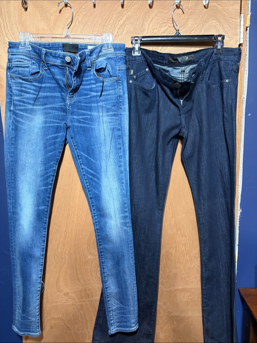 Buckle Women’s Skinny Jeans — Light Blue & Dark Indigo